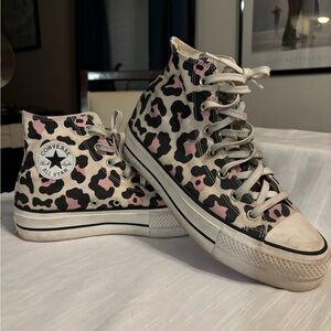 Platform pink cheetah converse